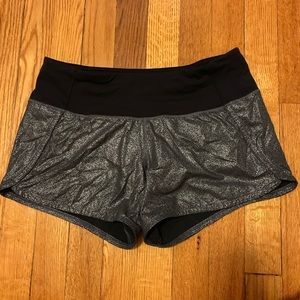 Lululemon shorts 🖤